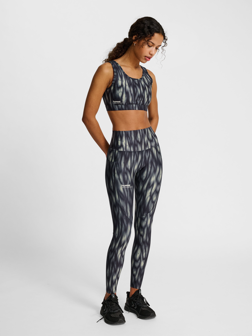 hmlHIIT AOP INTENSITY BRA, SEAGRASS, model