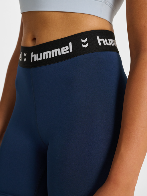 hmlPULSE MID WAIST SHORT TIGHTS, DRESS BLUES, model