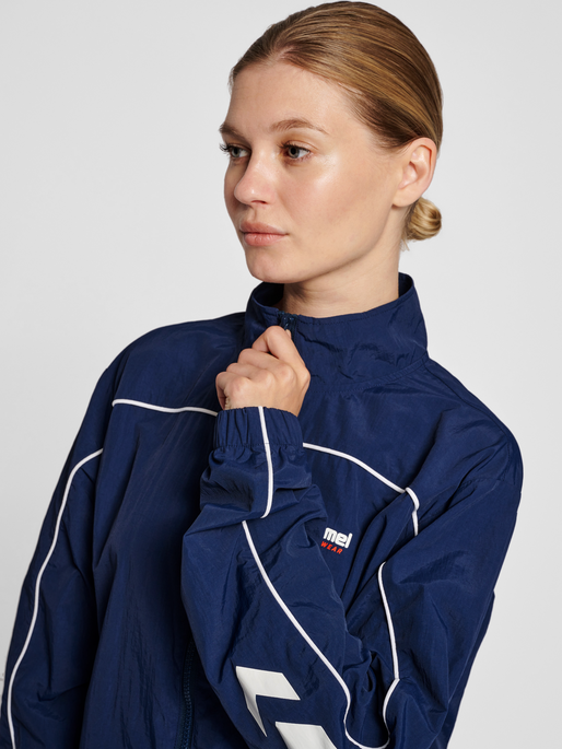 hmlLGC CELAB WOV ZIP JACKET, DRESS BLUES, model