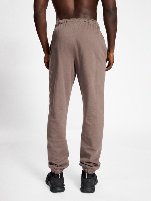 hmlLGC NATE SWEATPANTS, 8109, model