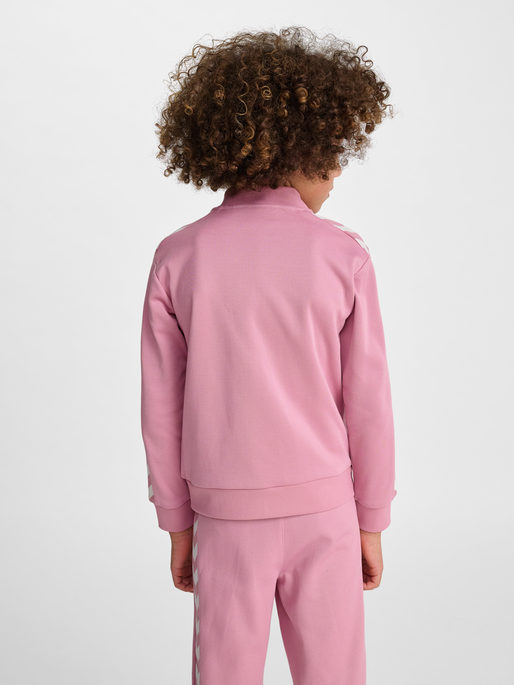 hmlJR ARCHIVE REG POLY ZIP JACKET, POLIGNAC, model