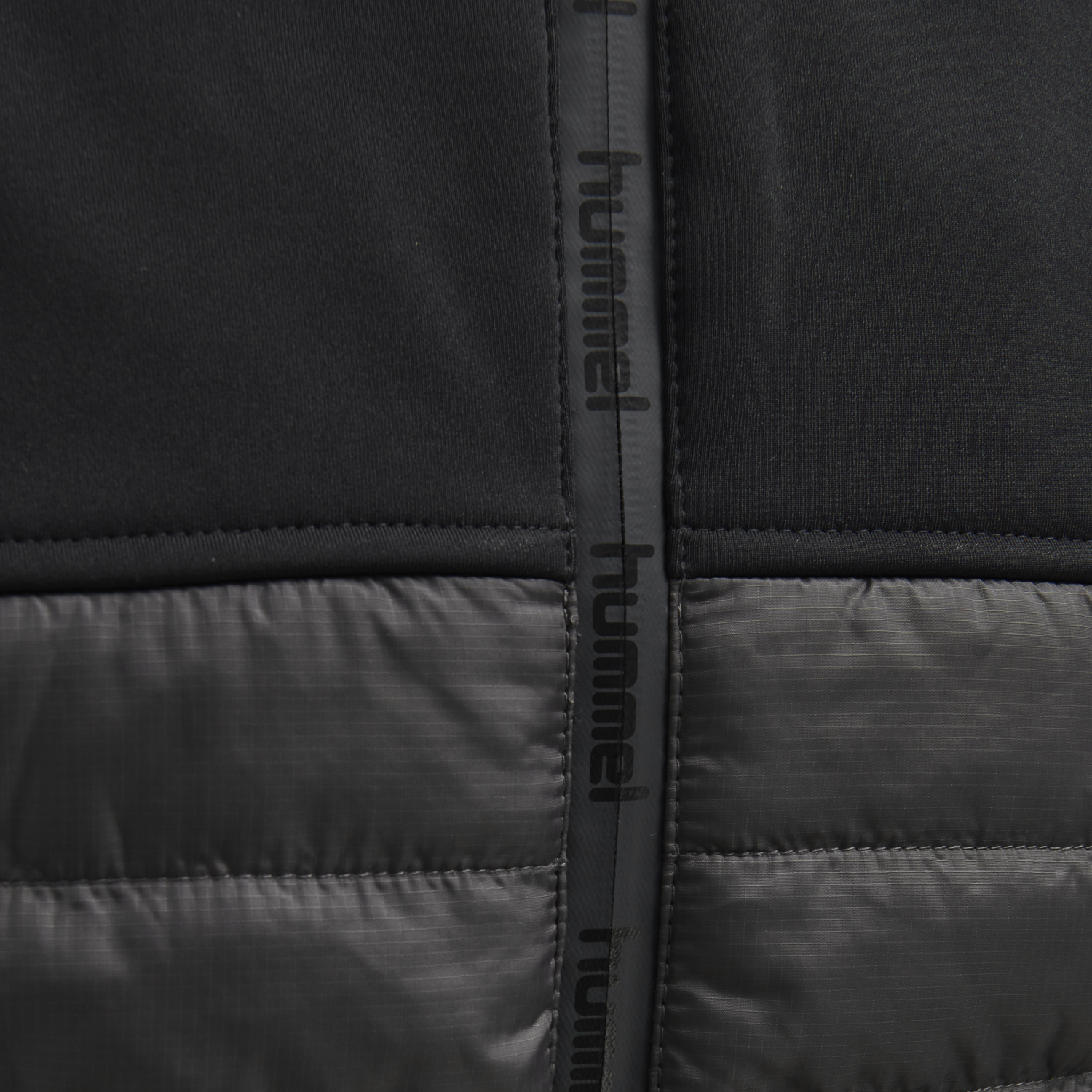 hmlNORTH HYBRID JACKET, BLACK/ASPHALT, packshot