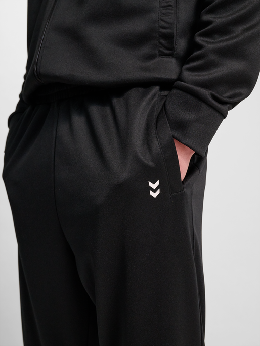 hmlPULSE TRACK PANTS, BLACK, model