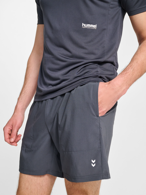 hmlPULSE WORKOUT SET, EBONY, model