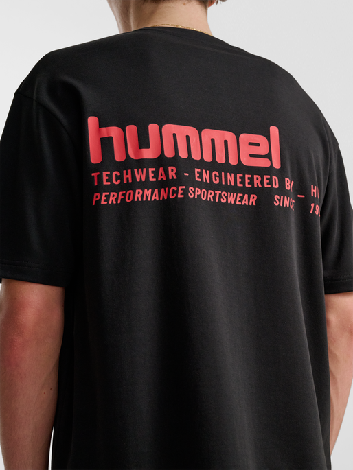 hmlHIIT LOOSE T-SHIRT S/S, BLACK, model