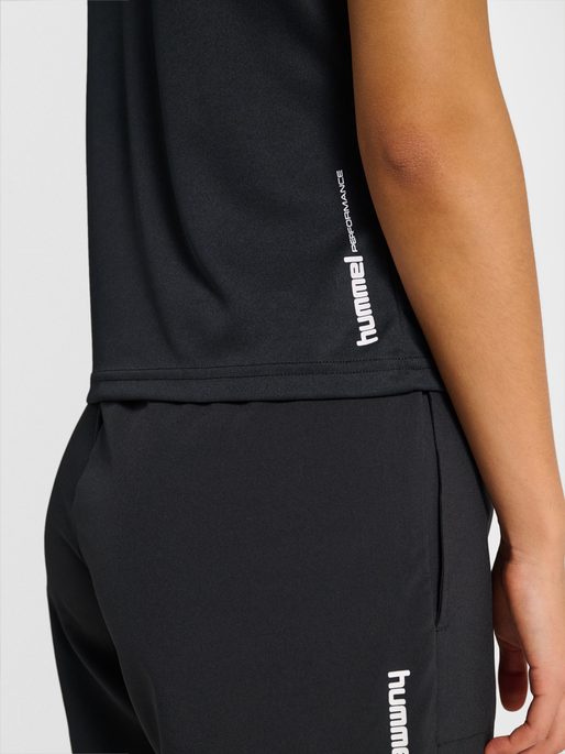 hmlPULSE TRAINING W T-SHIRT S/S, BLACK, model