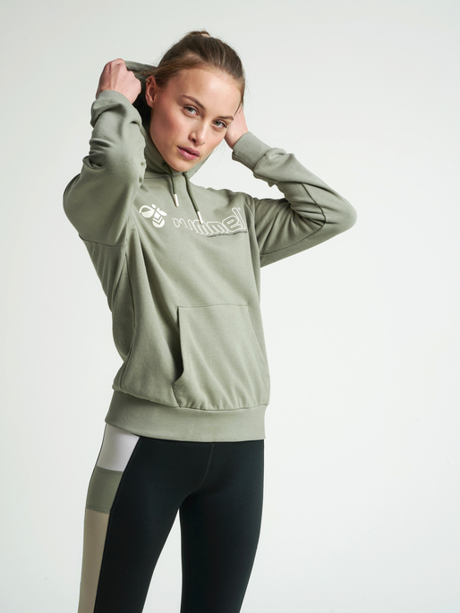 hmlNONI HOODIE, 8062, model