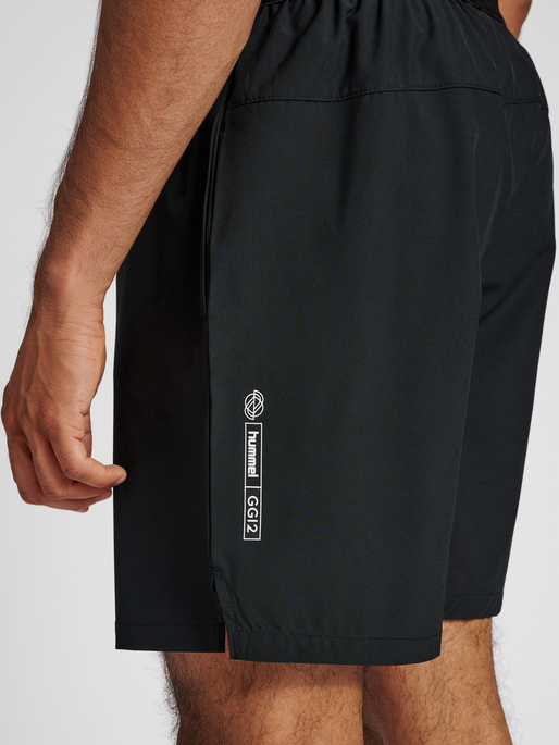 hmlGG12 TRAINING SHORTS, 2001, model