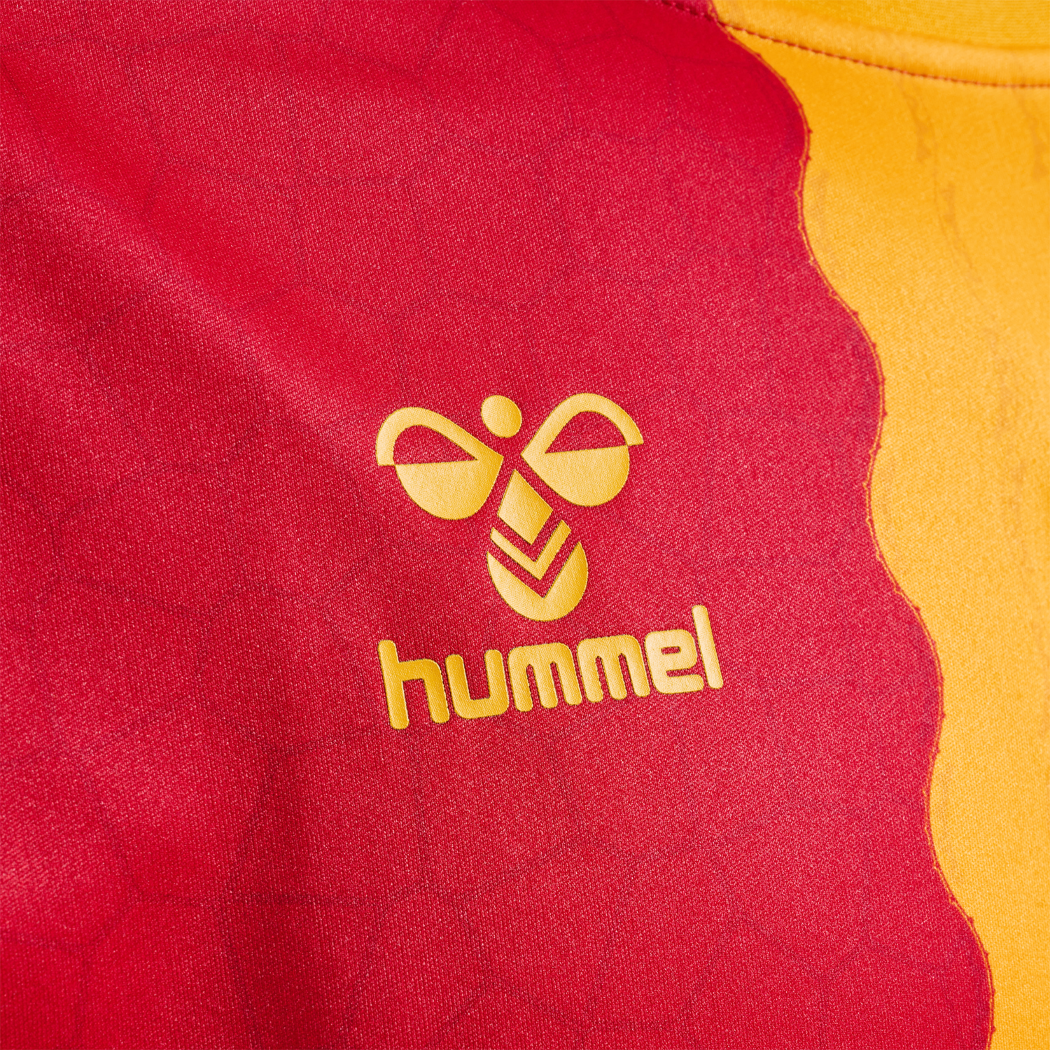 CSC 22/23 HOME JERSEY S/S, TRUE RED/SPORTS YELLOW W/SPONS, packshot