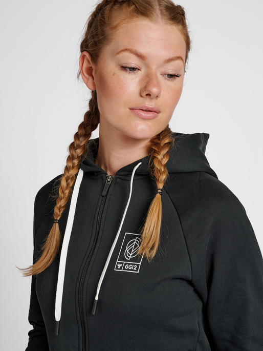 hmlGG12 SWEAT ZIP HOODIE WOMAN, 2001, model