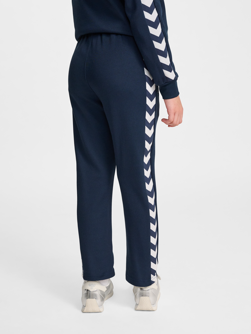 hmlJR ARCHIVE REGULAR POLY PANTS, DRESS BLUES, model