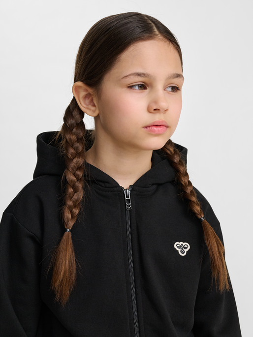 hmlJR LOOSE ZIP HOODIE BEE, BLACK, model