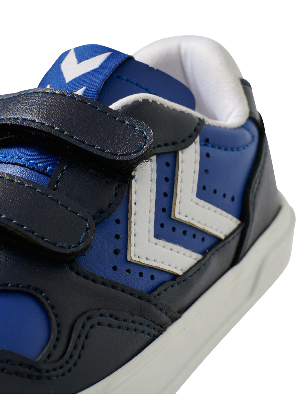 CAMDEN JR, BLACK IRIS, packshot