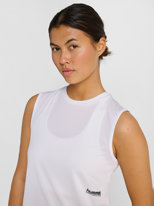 hmlPULSE WORKOUT W TANKTOP, WHITE, model