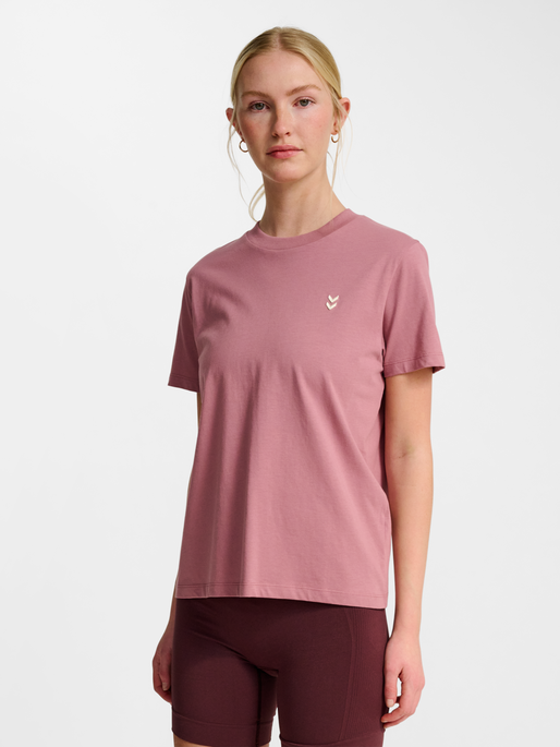 hmlPULSE W T-SHIRT, WISTFUL MAUVE, model