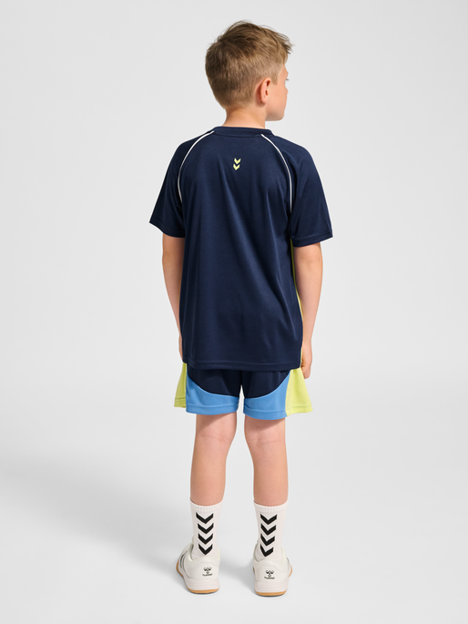 hmlJR GOAL BLOCK SHORTS, DRESS BLUES, model