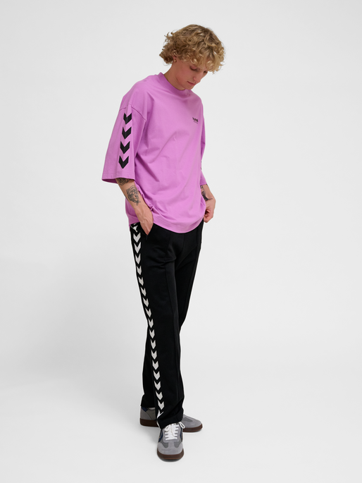 hmlOVERSIZED WILLY T-SHIRT SW, VIOLET, model