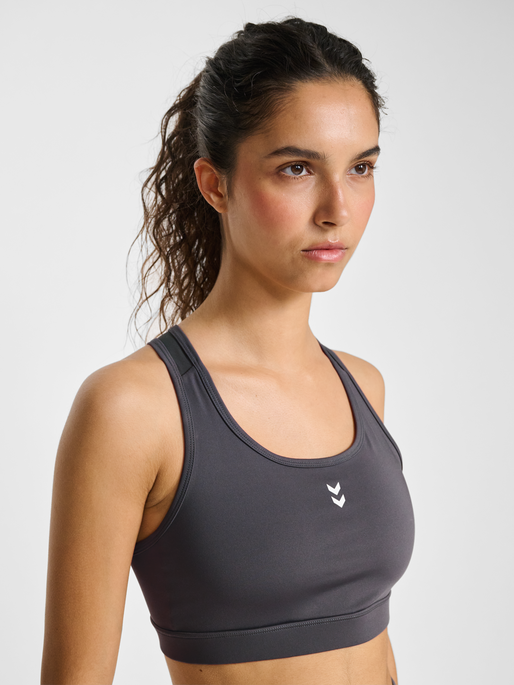 hmlPULSE MEDIUM SUPPORT BRA, BLACKENED PEARL, model