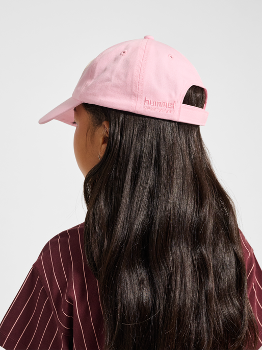 hmlJR BASEBALL BADGE CAP, PINK-A-BOO, model