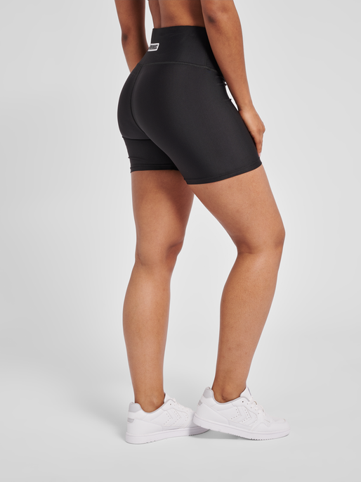 hmlTE TOLA HW TIGHT SHORTS, BLACK, model
