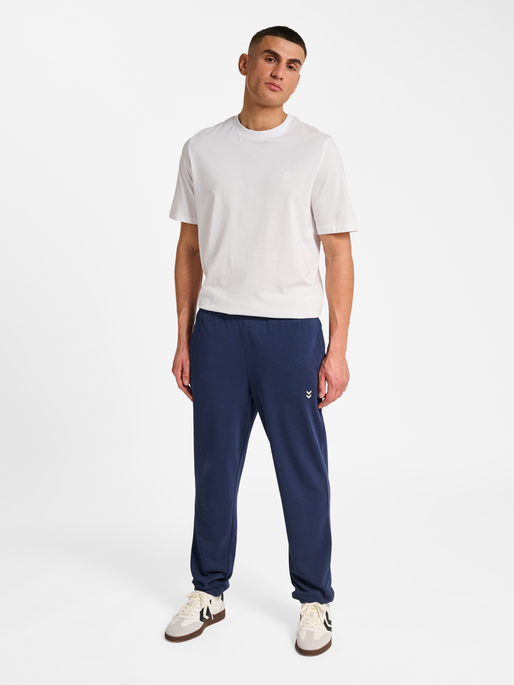 hmlPULSE SWEAT PANTS, DRESS BLUES, model