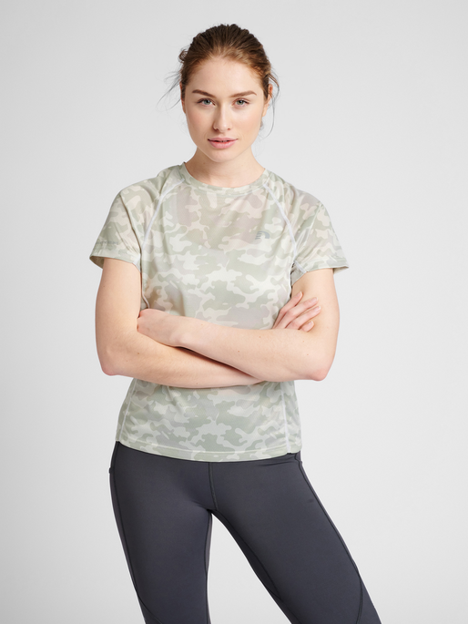 WOMEN RUNNING T-SHIRT S/S, OYSTER MUSHROOM AOP, model