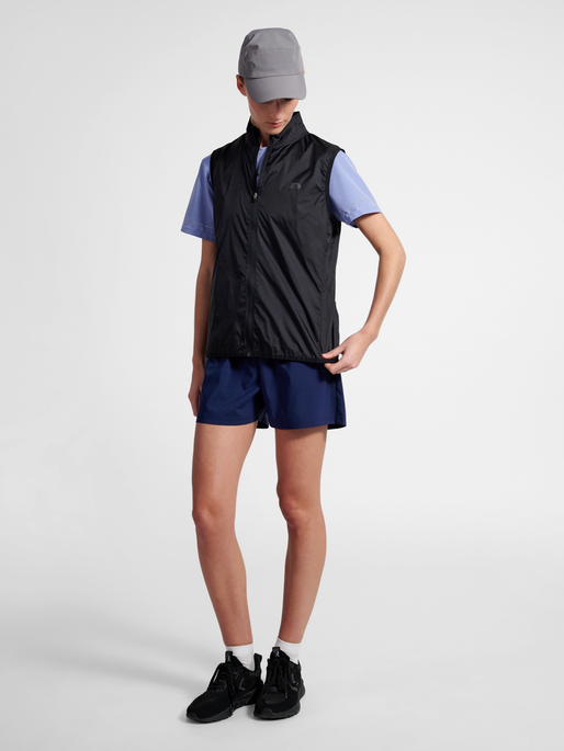 nwlPACKABLE TRAIL W VEST, BLACK, model